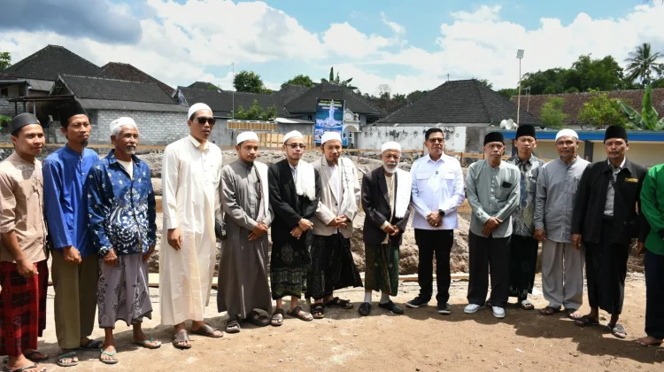 Bupati Lombok Timur Hadiri Peletakan Batu Pertama Masjid As Syuhada