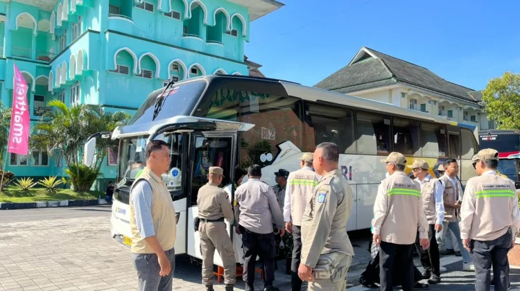 Lansia Warnai Keberangkatan Kloter 5 Jemaah Calon Jemaah Haji Asal Mataram