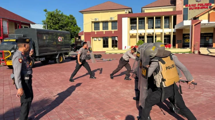 Perkuat Kesiapsiagaan Personel, Polres Sumbawa Intensifkan Latihan Dalmas