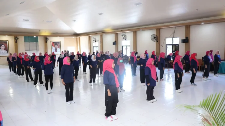 Nursiah Tekankan Pentingnya Senam Lansia untuk Kesehatan Keluarga