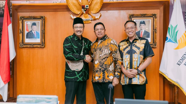 Audiensi Bersama Mensos, Bupati Lombok Timur Sampaikan Tiga Isu Strategis