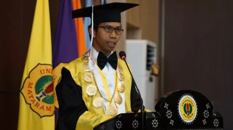 Unram Kukuhkan Enam Guru Besar, Dorong Hilirisasi Riset untuk Masyarakat