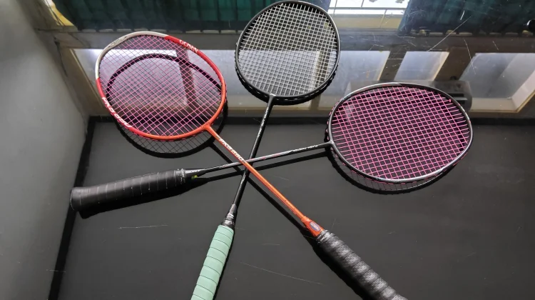 Jangan Sampai Salah! Ini Cara Pilih Raket Badminton Pemula Biar Nyaman dari Awal
