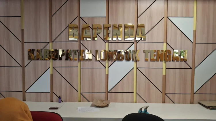 Legislatif Dorong PAD Loteng Tembus Rp900 Miliar, Pemda Akui Butuh Kerja Keras