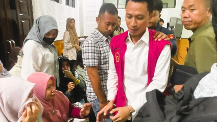 Hakim Vonis Bendahara Bapenda Lombok Tengah 4 Tahun Penjara