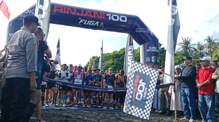 Ribuan Pelari Dari 42 Negara Ambil Bagian dalam Rinjani 100