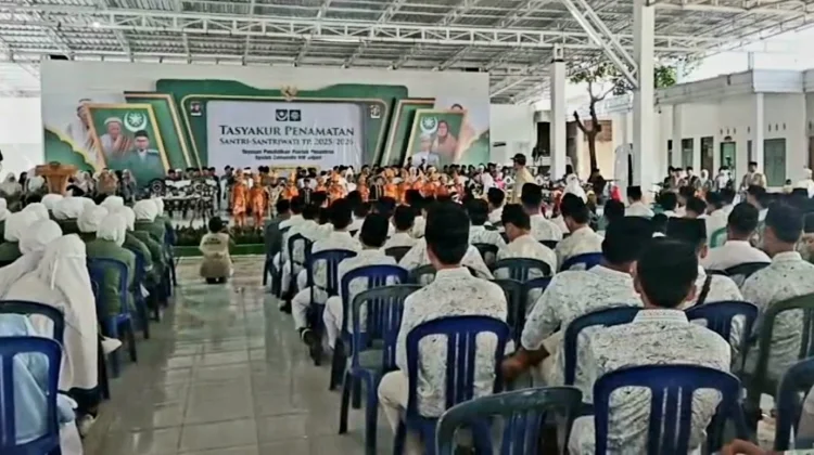 990 Santri Ponpes Syaikh Zainuddin NW Anjani Ikuti Tasyakuran Penamatan