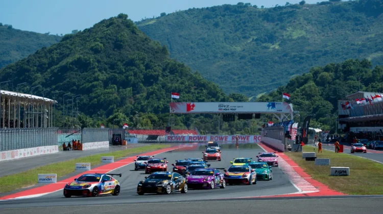 Phantom Global Racing Juara, Sean Gelael Tidak Finish GT World Challenge Asia 2026