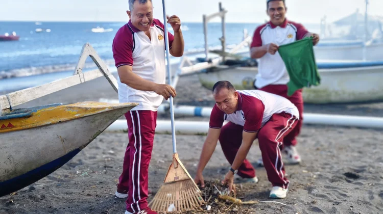 Ditpolairud Gelar Aksi Bersih Lingkungan Pantai Cemara yang Asri