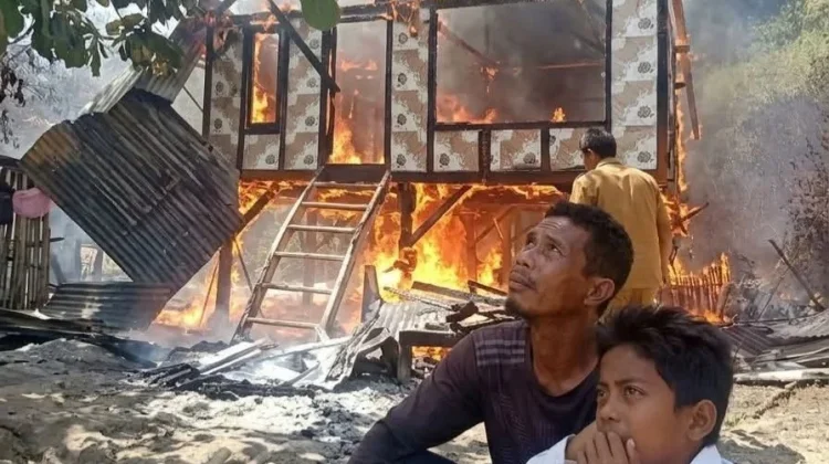 Kebakaran, Satu Rumah Panggung di Bima Rata dengan Tanah