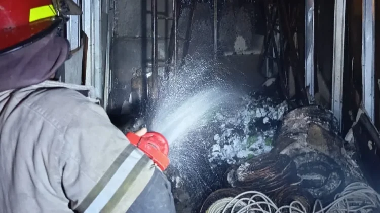 Gudang  MAN IC Terbakar, Api Berhasil Dikendalikan