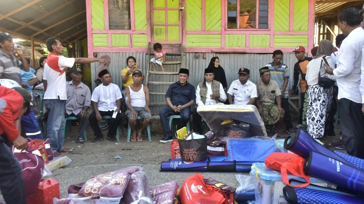 Bupati Bima Bertemu Korban Kebakaran di Monta