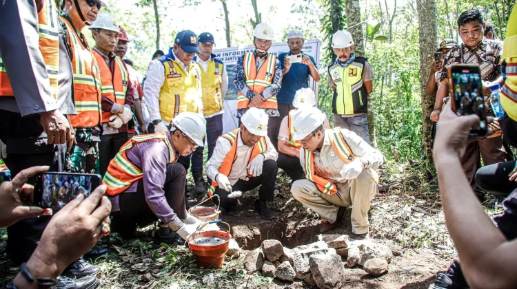 Jembatan Kokok Sengpah Dibangun, Akses Dua Desa di Janapria Segera Terhubung