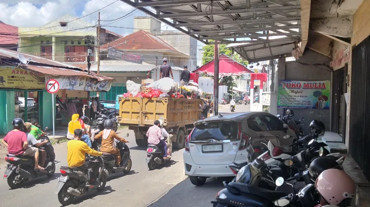 Pengangkutan Sampah di Dompu Kembali Normal