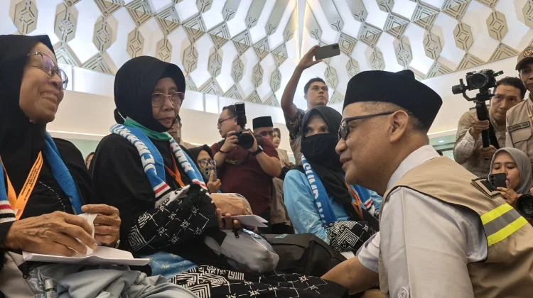 Menhaj Ingatkan Warga agar Tidak Tergiur Iming-iming Haji tanpa Antre