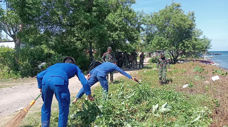 TNI-Polri Kompak Bersihkan Desa Calabai, Wujud Nyata Peduli Lingkungan