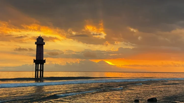 Kenapa Langit Berwarna Oranye saat Sunset? Ini Penjelasannya