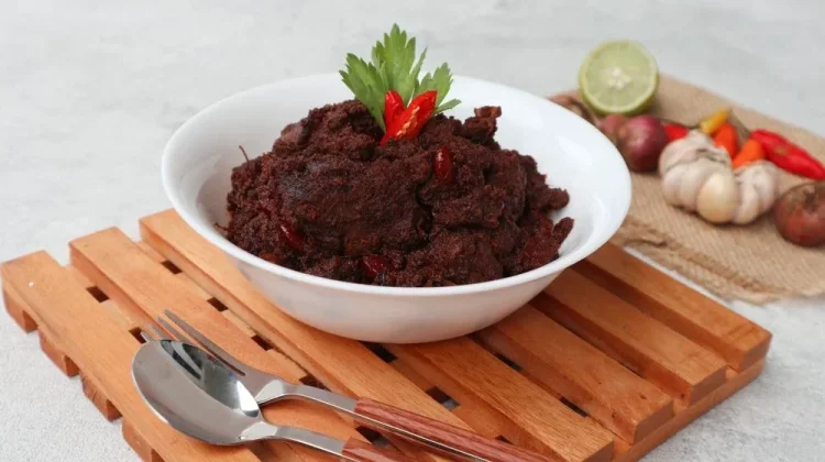 Kelezatan Rendang Jadi Kebanggaan Nusantara