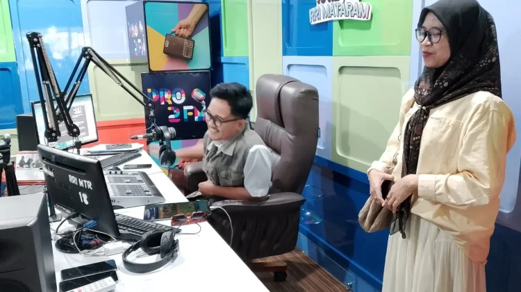 Mahasiswa Univeristas 45 Mataram Belajar Langsung Dunia Penyiaran di RRI