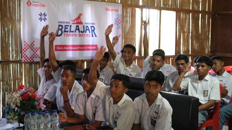 Telkomsel Hadirkan Ekosistem Belajar Digital di 7 Sekolah Flores