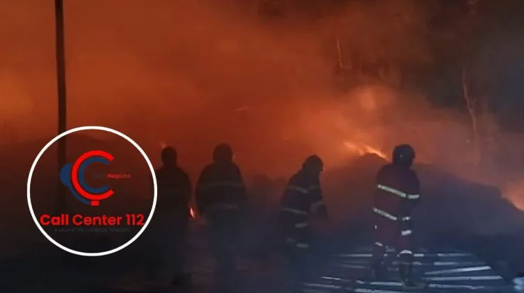 Delapan Jam Jinakkan Api Gudang Rongsokan Janapria, Damkar Habiskan 13 Tangki Air