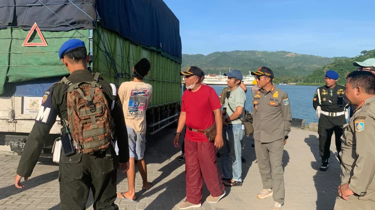 Satpol PP Lobar Gagalkan Rokok Ilegal 1 Juta Batang di Pelabuhan Lembar