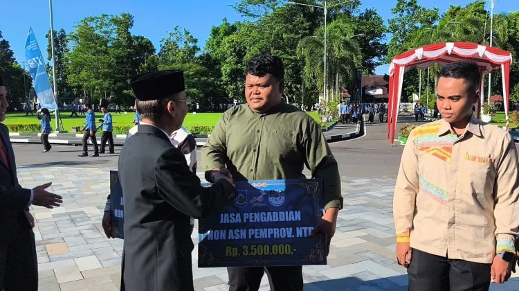 Janji Gubernur Iqbal Lunas, 394 Eks Honorer NTB Terima Tali Asih Rp3,5 Juta