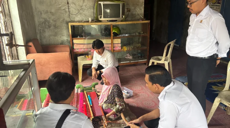 Kanwil Kemenkum NTB Inventarisasi Karakteristik Tenun Muna Pa’a Dompu