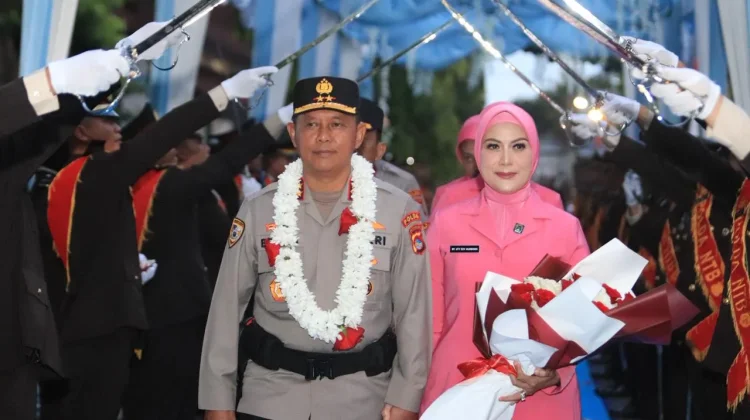 Resmi! Irjen Kalingga Rendra Terima Pataka Wira Bhakti Kapolda NTB