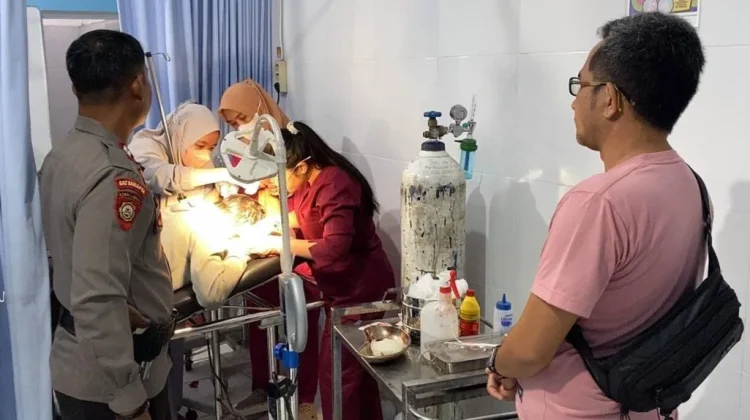 Cekcok Keluarga, Kakak Bacok Adik dengan Parang