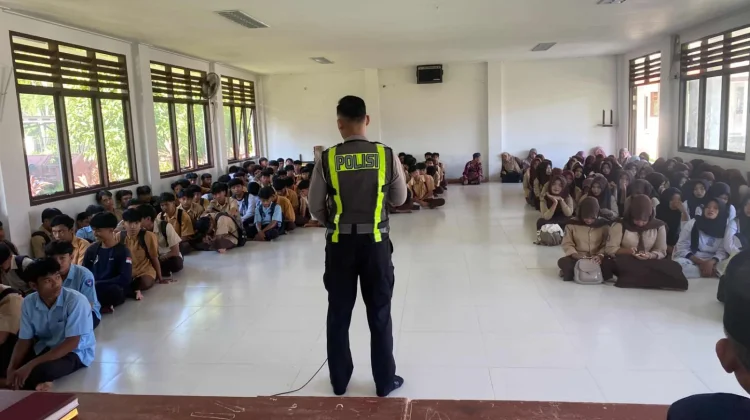 Sat Lantas Polres Lombok Utara Masuk Sekolah, Edukasi Berkendara