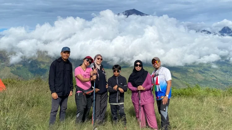 Tips Aman Mendaki Gunung bagi Pemula