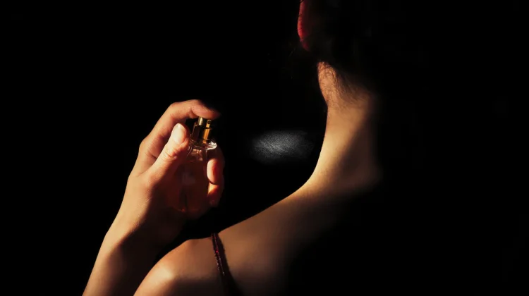 Parfum Cepat Hilang? Mungkin Selama Ini Kamu Salah Memakainya