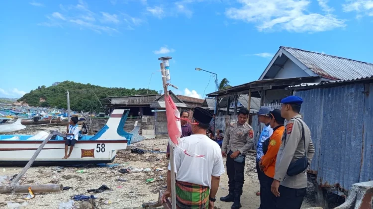 Tim Gabungan Lakukan Pencarian Korban Laka Laut di Perairan Teluk Awang