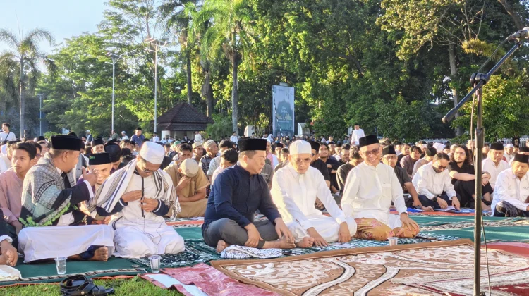Ribuan Warga Padati Lapangan Bumi Gora Salat Idul Adha 1447 Hijriah