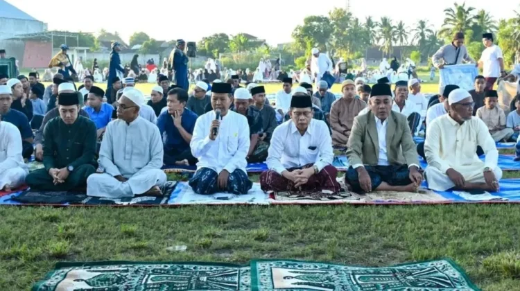 Pimpinan Pemkab Lotim Sholat Idul Adha Bersama Masyarakat di Tiga Lokasi
