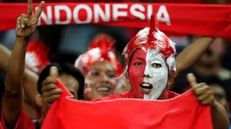 Mengapa Sepak Bola Melahirkan Jutaan Penggemar Maniak?