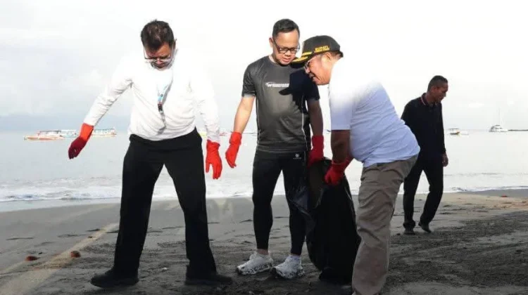 Aksi Bersih Pantai dan Pangan Murah Hidupkan Senggigi Kembali
