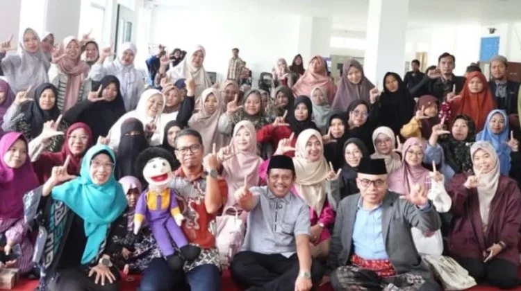 Dongeng Bangkitkan Inovasi Generasi Hebat Lombok Barat Kreatif