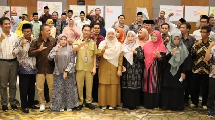 Wabup UNA Tegaskan Kepala Sekolah Penentu Masa Depan Pendidikan