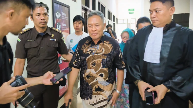 Hakim MA Sunat Hukuman Zaini Arony dan Isabel Tanihaha di Kasus Korupsi LCC