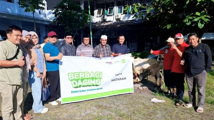 Rektor UIN Mataram Salurkan 14 Hewan Kurban, Tebar 1.000 Paket Daging untuk Warga