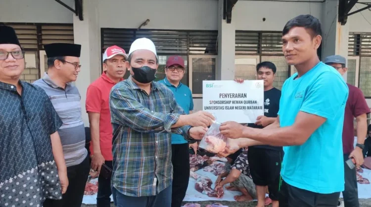 Rektor UIN Mataram Pimpin Distribusi 1.000 Paket Daging Kurban
