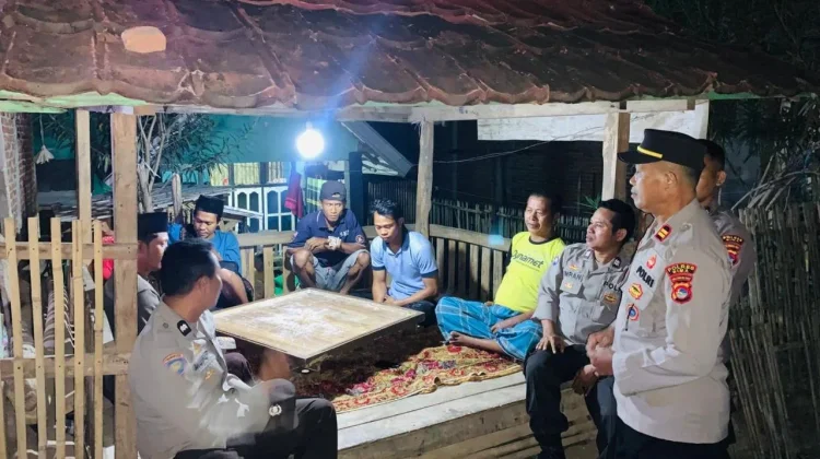 Sambang Poskamling, Satbinmas Polres Bima Pererat Kemitraan dengan Warga