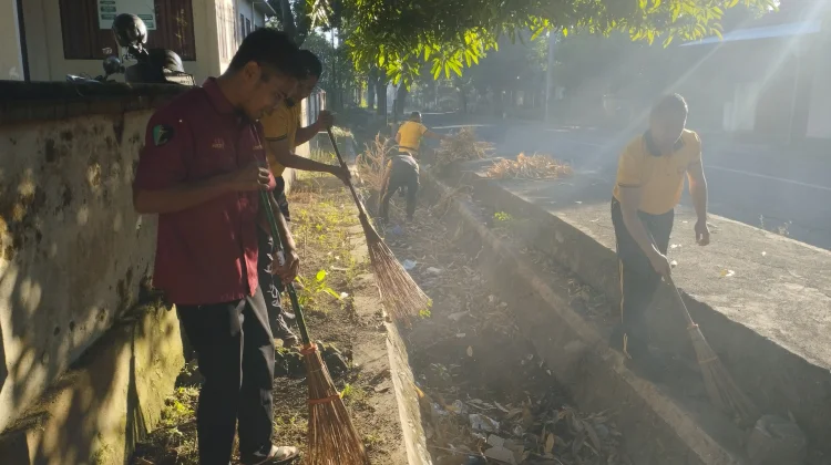 Personel Polres Lombok Timur Gelar Kurve  Ciptakan Lingkungan Kerja Bersih dan Nya