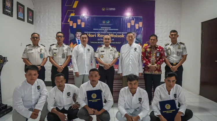 Tujuh Warga Binaan Buddha Lapas Lombok Barat Raih Remisi Waisak