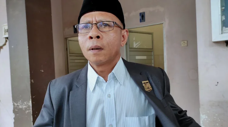 DPRD KLU Kawal Ketat Proyek Jalan Leong Barat Bernilai Miliaran Rupiah