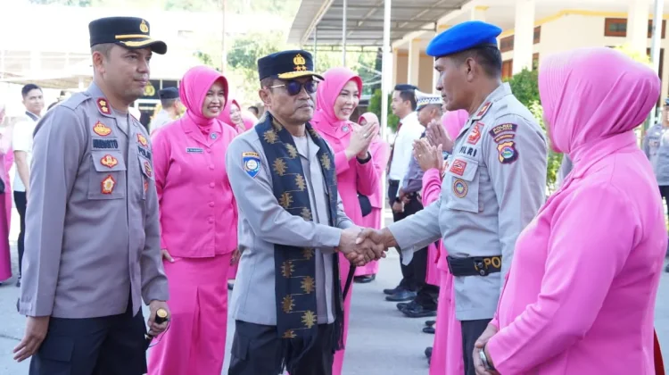 Safari Perdana di Bima Kota, Kapolda NTB Serahkan Bansos dan Tekankan Integritas