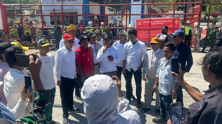 Ratusan Personel Polda NTB Amankan Aksi unjukrasa PPS di Poto Tano dan Bima