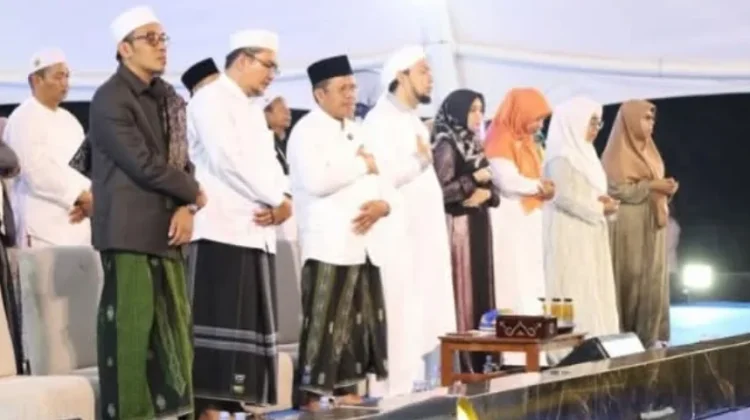 Ribuan Jemaah Hadiri Lombok Barat Bersalawat Bersama Kiai Azaim